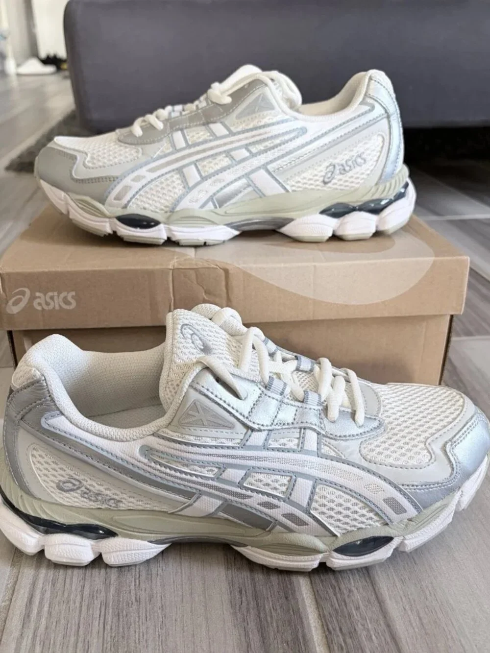 Women's ASICS GEL-NYC 2055 Shoes - Cream Dolphin Grey 1203A542 107 - Picture 3 of 14